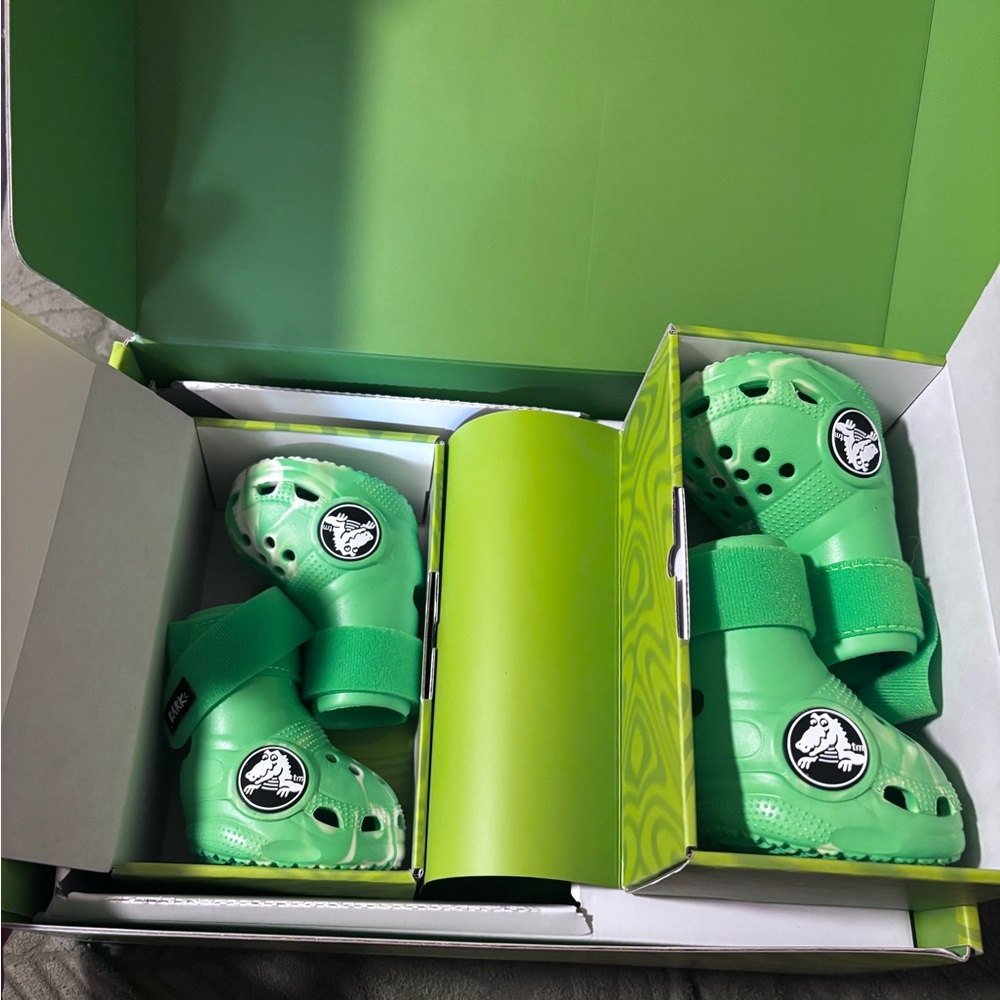 CROCS X Bark collab.